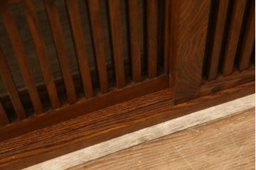 中古　ニレ材　上質な和の空間を演出する水屋箪笥サイドボード(サイドキャビネット、収納棚、戸棚、下駄箱)(R-063992)