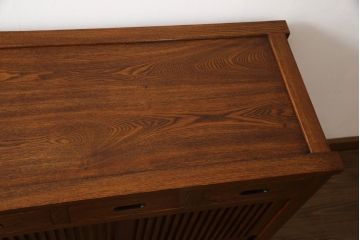 中古　ニレ材　上質な和の空間を演出する水屋箪笥サイドボード(サイドキャビネット、収納棚、戸棚、引き出し)(R-063993)