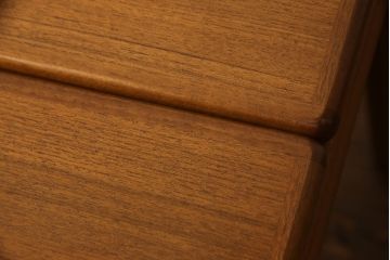 和製ビンテージ　美品　特注高級品　チーク材　上質な造り込みが魅力!傾斜台付きの両面引き出しワークデスク(テーブル、傾斜デスク、デスク、作業台、在宅用、在宅ワーク)(R-063999)