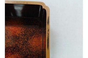 江戸〜明治　豪華! 大名物　金蒔絵　高盛蒔絵　黒漆塗り　梨地　銀松の実　上品な雰囲気と煌びやかなデザインが素敵な花見重(水筒、皿、器、野弁当箱、四段重箱)(R-064003)