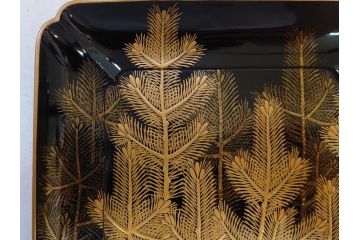 江戸〜明治　豪華! 大名物　金蒔絵　高盛蒔絵　黒漆塗り　梨地　銀松の実　上品な雰囲気と煌びやかなデザインが素敵な花見重(水筒、皿、器、野弁当箱、四段重箱)(R-064003)