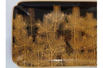 江戸〜明治　豪華! 大名物　金蒔絵　高盛蒔絵　黒漆塗り　梨地　銀松の実　上品な雰囲気と煌びやかなデザインが素敵な花見重(水筒、皿、器、野弁当箱、四段重箱)(R-064003)