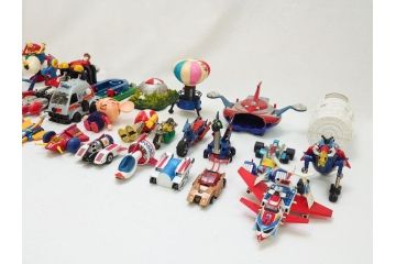 ポピー　ロボコン　ロボカー　ヘリキャプター　忍者　ヤッターマン　トッポジージョ　ロボットはっちゃん　マジンガーZ　超合金などの大量セット(ディスプレイ、おもちゃ、ロボット)(R-064004)