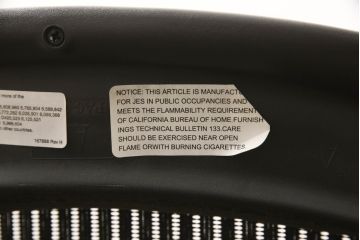 中古　美品　Hermanmiller(ハーマンミラー社)　Aサイズ　座り心地を追求したアーロンチェア(ポスチャーフィット、オフィスチェア、アームチェア、ワークチェア)(R-064011)
