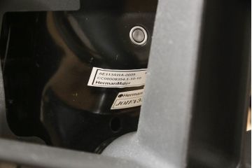中古　美品　Hermanmiller(ハーマンミラー社)　Aサイズ　座り心地を追求したアーロンチェア(ポスチャーフィット、オフィスチェア、アームチェア、ワークチェア)(R-064011)