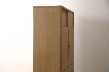 中古　最高級品　広島・府中家具　松創　木匠・多々納邦男　しっとりとした気品を漂わせる総桐箪笥(胴丸、桐たんす、和タンス、着物箪笥、引き出し、衣装箪笥)(定価約200万円)(R-064012)