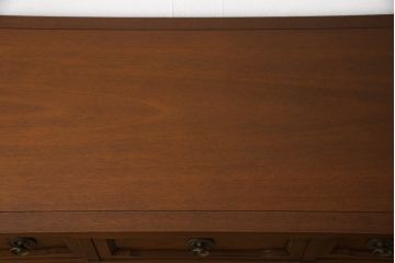 中古　DREXEL HERITAGE(ドレクセルヘリテイジ)　Triune(トライユン)　上品な佇まいが魅力のマホガニー材製サイドボード(サイドチェスト、引き出し)(定価約70万円)(R-064016)