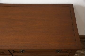 中古　DREXEL HERITAGE(ドレクセルヘリテイジ)　Triune(トライユン)　上品な佇まいが魅力のマホガニー材製サイドボード(サイドチェスト、引き出し)(定価約70万円)(R-064016)