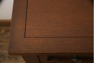 中古　DREXEL HERITAGE(ドレクセルヘリテイジ)　Triune(トライユン)　上品な佇まいが魅力のマホガニー材製サイドボード(サイドチェスト、引き出し)(定価約70万円)(R-064016)