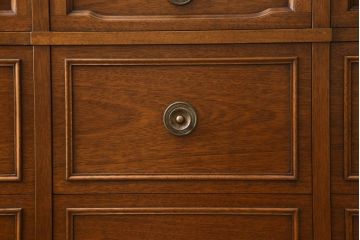 中古　DREXEL HERITAGE(ドレクセルヘリテイジ)　Triune(トライユン)　上品な佇まいが魅力のマホガニー材製サイドボード(サイドチェスト、引き出し)(定価約70万円)(R-064016)