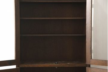 中古　ブルージュ(カントリーハウス)　上品な佇まいが魅力のキャビネット(飾り棚、収納棚、戸棚)(R-064020)