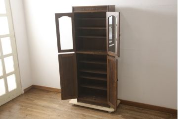 中古　ブルージュ(カントリーハウス)　上品な佇まいが魅力のキャビネット(飾り棚、収納棚、戸棚)(R-064020)
