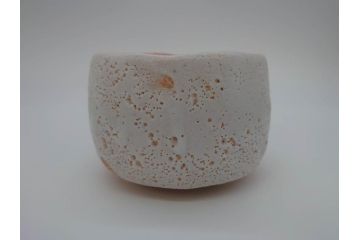 宮本武芳　深川庵　宮乃本窯　志野　茶碗(志埜、抹茶碗、茶道具、茶器、和食器、共箱付き)(R-064023)