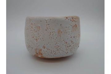 宮本武芳　深川庵　宮乃本窯　志野　茶碗(志埜、抹茶碗、茶道具、茶器、和食器、共箱付き)(R-064023)