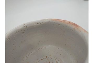 宮本武芳　深川庵　宮乃本窯　志野　茶碗(志埜、抹茶碗、茶道具、茶器、和食器、共箱付き)(R-064023)