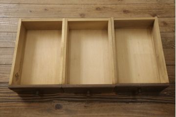 中古　ノックオンウッド(knockonwood)　コロニアルシリーズ(Colonial Series)　クラシカルな佇まいのチェスト(引き出し、洋服タンス)(定価約33万円)(R-064025)