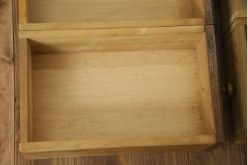 中古　横浜クラシック家具　ノックオンウッド(knockonwood)　コロニアルシリーズ(Hand Made)　オーク材　クラシカルな佇まいのチェスト(引き出し、洋服タンス、ハイチェスト)(定価約33万円)(R-064026)