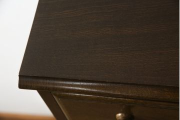 中古　横浜クラシック家具　ノックオンウッド(knockonwood)　コロニアルシリーズ(Hand Made)　オーク材　クラシカルな佇まいのチェスト(引き出し、洋服タンス、ハイチェスト)(定価約33万円)(R-064026)