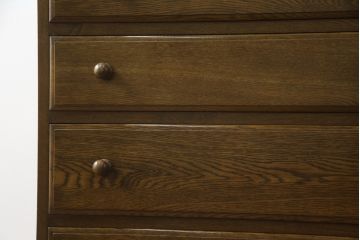 中古　横浜クラシック家具　ノックオンウッド(knockonwood)　コロニアルシリーズ(Hand Made)　オーク材　クラシカルな佇まいのチェスト(引き出し、洋服タンス、ハイチェスト)(定価約33万円)(R-064026)