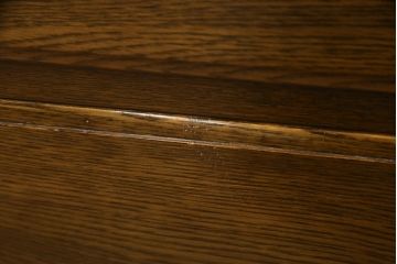 中古　横浜クラシック家具　ノックオンウッド(knockonwood)　コロニアルシリーズ(Hand Made)　オーク材　クラシカルな佇まいのチェスト(引き出し、洋服タンス、ハイチェスト)(定価約33万円)(R-064026)