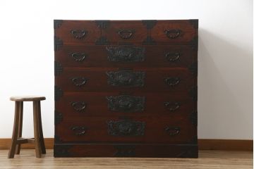 中古　欅産業　木目が美しく高級感溢れる漆塗りの仙台箪笥 (衣装箪笥、和タンス、引き出し、収納たんす、整理箪笥)(R-064033)