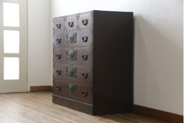 中古　欅産業　木目が美しく高級感溢れる漆塗りの仙台箪笥 (衣装箪笥、和タンス、引き出し、収納たんす、整理箪笥)(R-064033)