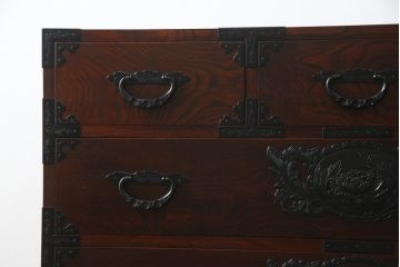 中古　欅産業　木目が美しく高級感溢れる漆塗りの仙台箪笥 (衣装箪笥、和タンス、引き出し、収納たんす、整理箪笥)(R-064033)