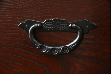 中古　欅産業　木目が美しく高級感溢れる漆塗りの仙台箪笥 (衣装箪笥、和タンス、引き出し、収納たんす、整理箪笥)(R-064033)