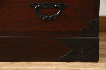 中古　欅産業　木目が美しく高級感溢れる漆塗りの仙台箪笥 (衣装箪笥、和タンス、引き出し、収納たんす、整理箪笥)(R-064033)