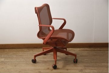 中古　美品　Hermanmiller(ハーマンミラー社)　ローバック　洗練されたフォルムが魅力的なCosm Chair(コズムチェア)(オフィスチェア、ワークチェア、アームチェア、椅子、イス)(定価約21万円)(R-064034)