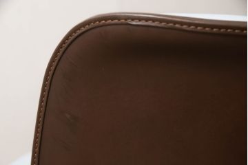 中古　美品　イタリア家具　Poltrona Frau(ポルトローナフラウ)　Mamy Blue(メイミーブルー)　品のある雰囲気を醸し出す1人掛けソファ(一人掛けソファ、アームチェア)(定価約92万円)(R-064035)