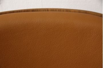 中古　美品　ウォールナット材　本革(レザー)　カール・ハンセン&サン(Carl Hansen&S?n) Hans J Wegner(ハンス・J・ウェグナー)デザイン　CH07　独創的なデザインが目を惹くシェルチェア(イス、椅子、ダイニングチェア、サロンチェア、イージーチェア、北欧)(定価約50万円)(R-064036)