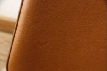 中古　美品　ウォールナット材　本革(レザー)　カール・ハンセン&サン(Carl Hansen&S?n) Hans J Wegner(ハンス・J・ウェグナー)デザイン　CH07　独創的なデザインが目を惹くシェルチェア(イス、椅子、ダイニングチェア、サロンチェア、イージーチェア、北欧)(定価約50万円)(R-064036)