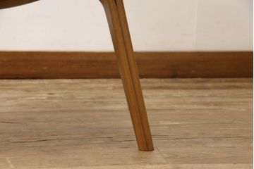 中古　美品　ウォールナット材　本革(レザー)　カール・ハンセン&サン(Carl Hansen&S?n) Hans J Wegner(ハンス・J・ウェグナー)デザイン　CH07　独創的なデザインが目を惹くシェルチェア(イス、椅子、ダイニングチェア、サロンチェア、イージーチェア、北欧)(定価約50万円)(R-064036)