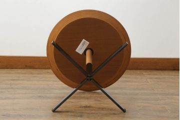 中古　美品　イタリア家具　Poltrona Frau(ポルトローナフラウ)　TAVOLO　BOB(ボブ) ロータイプ　ジャン・マリー・マッソー　ウォールナット材　スタイリッシュなデザインが魅力のサイドテーブル(ローテーブル、センターテーブル、ラウンドテーブル、丸テーブル、カフェテーブル、コーヒーテーブル)(定価約26万6千円)(R-064038)