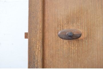 アンティーク建具　上部のデザインがアクセントになるドア1枚(扉、片開き板戸、木製扉)(R-064045)