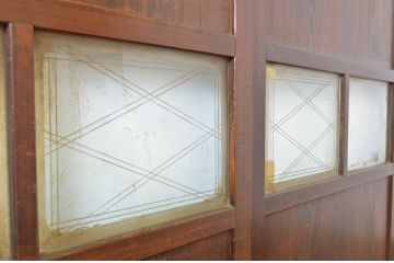 アンティーク建具　落ち着いた和の空間を演出するガラス帯戸4枚セット(引き戸、板戸)(R-064055)
