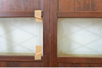 アンティーク建具　落ち着いた和の空間を演出するガラス帯戸4枚セット(引き戸、板戸)(R-064055)