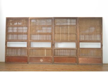 アンティーク建具　腰板欅(ケヤキ)材　和の風情が感じられる裏障子付き格子戸4枚セット(障子戸、引き戸、ガラス帯戸)(R-064063)