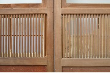 アンティーク建具　腰板欅(ケヤキ)材　和の風情が感じられる裏障子付き格子戸4枚セット(障子戸、引き戸、ガラス帯戸)(R-064063)