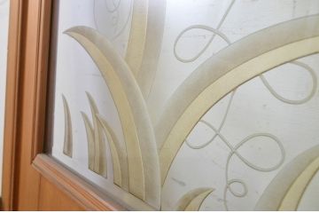 アンティーク建具　大正ロマン　エッチングガラスがおしゃれな古い洋館のドア1枚(彫刻ガラス、扉、木製扉、ガラス扉)(R-064069)