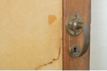 アンティーク建具　柾目の美しいプレスガラス入りドア1枚(扉、木製扉、ガラス扉)(R-064070)