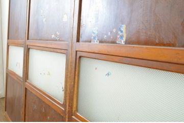 アンティーク建具　鏡板欅(ケヤキ)材1枚板　レーザー組子入り!!経年を感じる風合いが魅力の組子帯戸3枚セット(ガラス帯戸、引き戸)(R-064072)