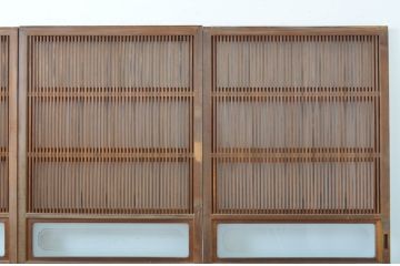 アンティーク建具　腰板欅(ケヤキ)材　和の風情が感じられる裏ガラス入り格子戸4枚セット(ガラス帯戸、引き戸、ガラス戸)(R-064076)