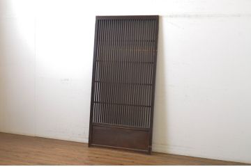 アンティーク建具　腰板欅(ケヤキ)材　和モダンな空間づくりにおすすめの荒格子戸1枚(引き戸)(R-064081)