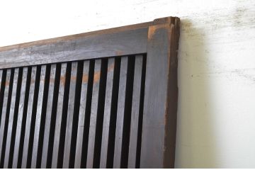 アンティーク建具　腰板欅(ケヤキ)材　和モダンな空間づくりにおすすめの荒格子戸1枚(引き戸)(R-064081)