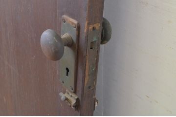 アンティーク建具　ペイント仕上げ限定　落ち着いた雰囲気を演出するドア1枚(扉、木製扉)(R-064087)