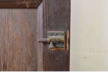 アンティーク建具　ペイント仕上げ限定　落ち着いた雰囲気を演出するドア1枚(扉、木製扉)(R-064088)