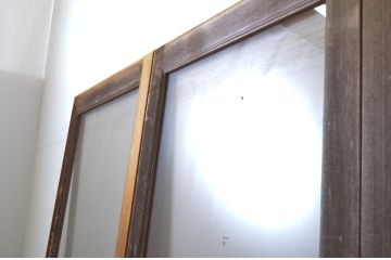 中古　ペイント仕上げ限定　大判スモークガラス入り　シンプルな数寄屋の幅狭ガラス戸4枚セット(引き戸)(R-064103)