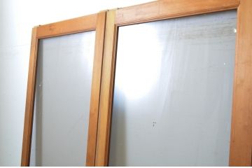 中古　ペイント仕上げ限定　大判スモークガラス入り　シンプルな数寄屋の幅狭ガラス戸4枚セット(引き戸)(R-064103)